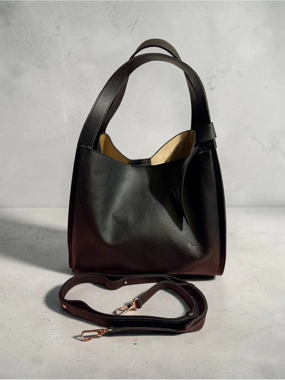 Classic Black Leather Shoulder Bag - Elegant Everyday Tote